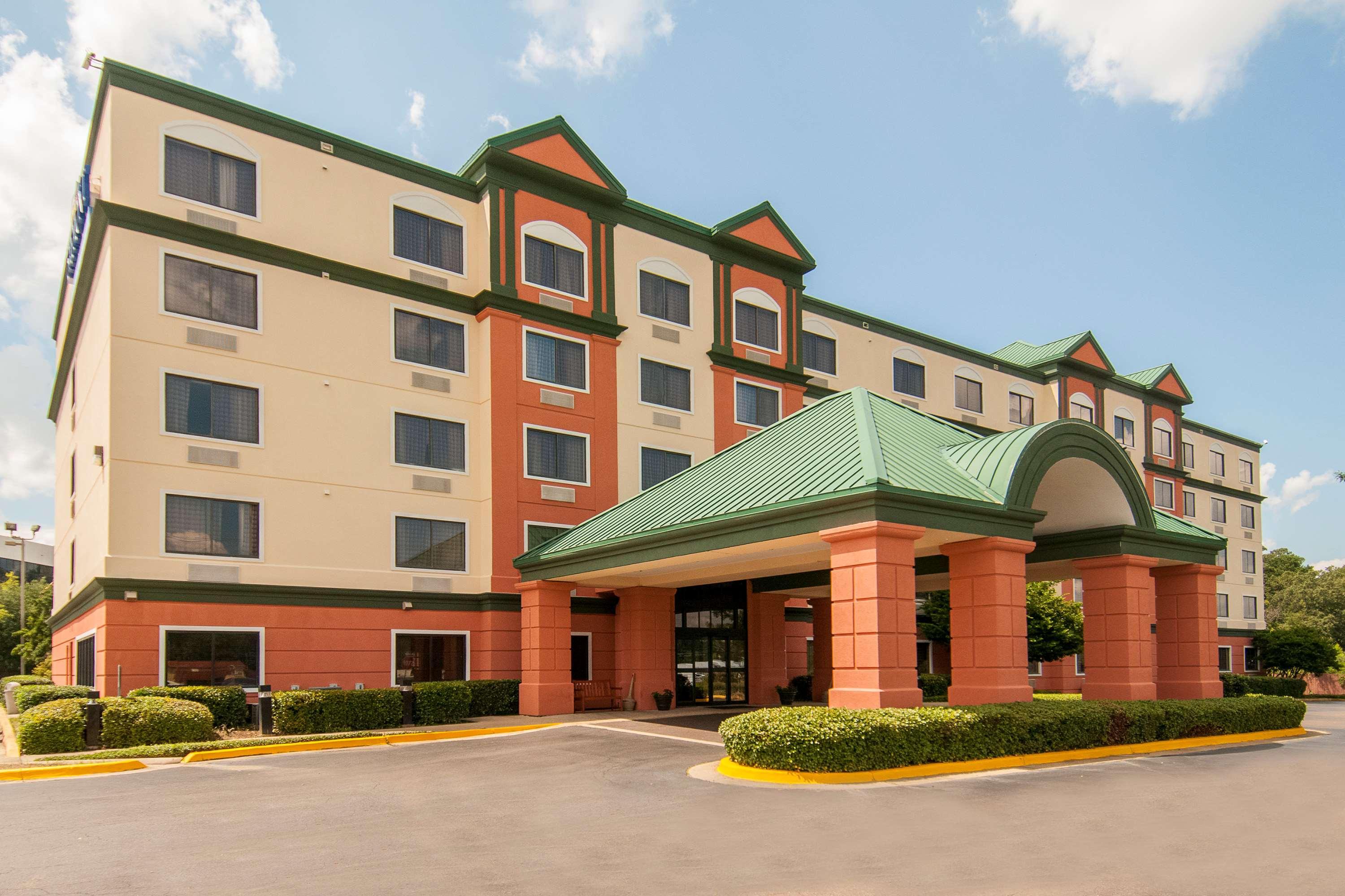 Baymont By Wyndham Jackson/Ridgeland Hotel Exterior photo